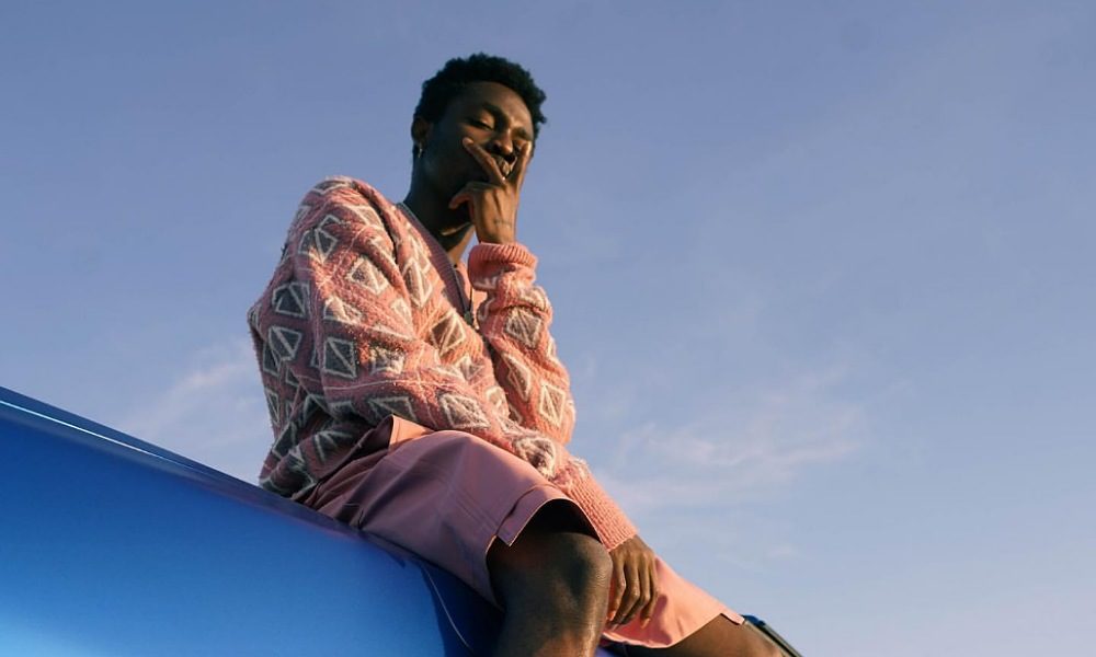 “Boy Along”, l’album par lequel Omah Lay se présente au monde tout en ...